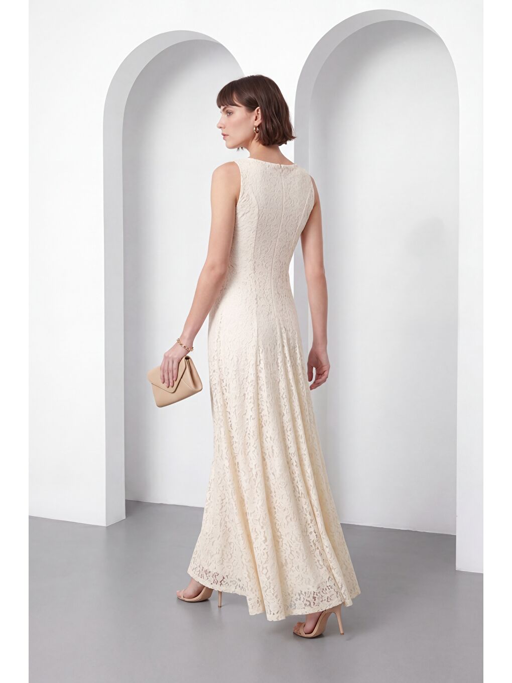 Kadın Bej Bisiklet Yaka Dantelli Uzun Davet Elbisesi-5