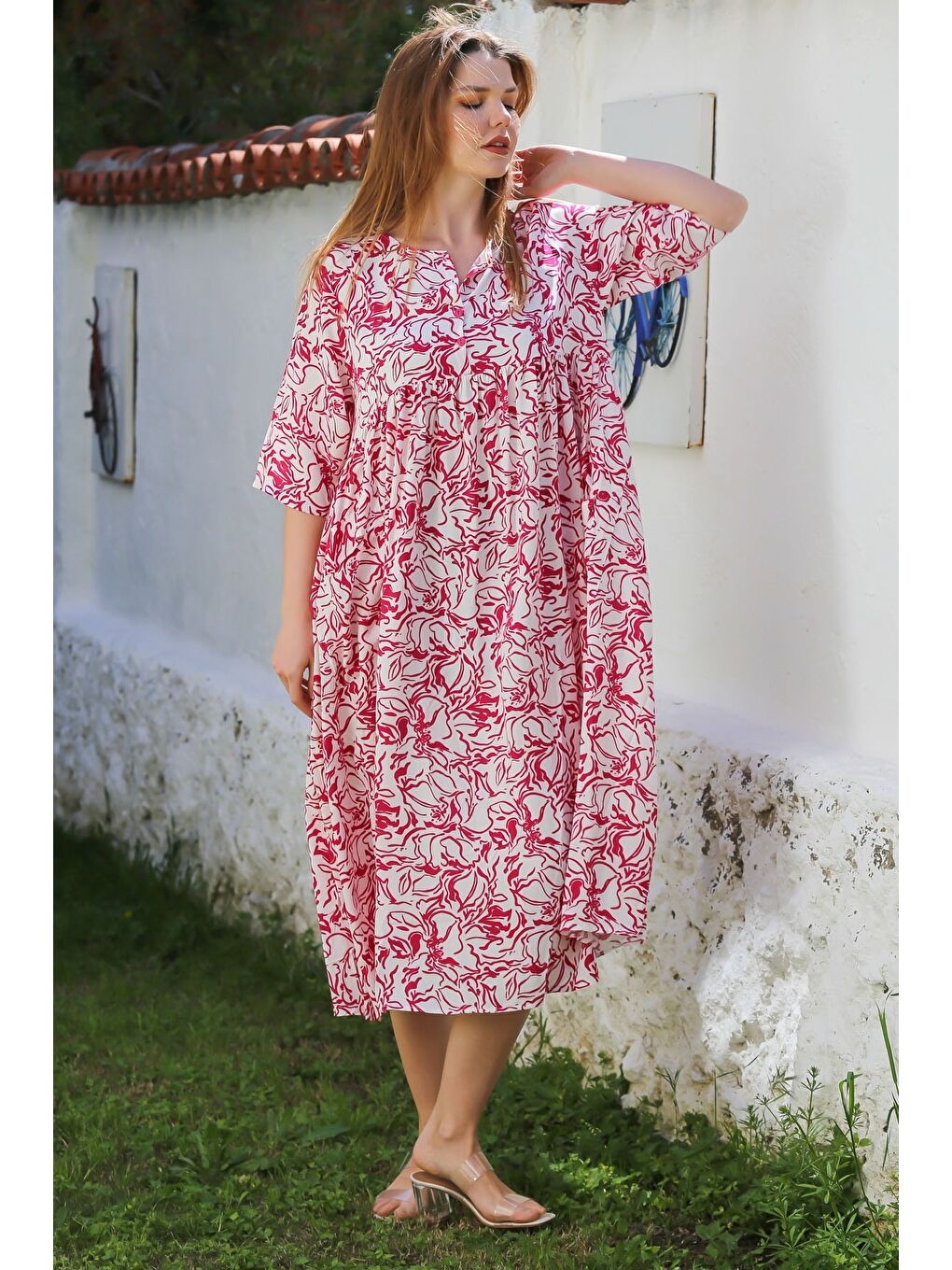 Beyaz-Pembe Yuvarlak Yaka Kısa Kol Çiçekli Düğmeli Çift Cepli Allover Baskılı Dokuma Elbise 120 55-3