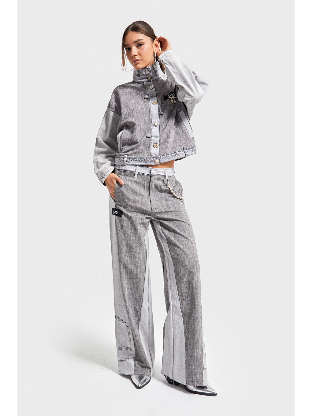 Kadın Gri Renk Kumaş ve Denim Parçalı Aksesuar Detaylı Özel Tasarım Pantolon-1