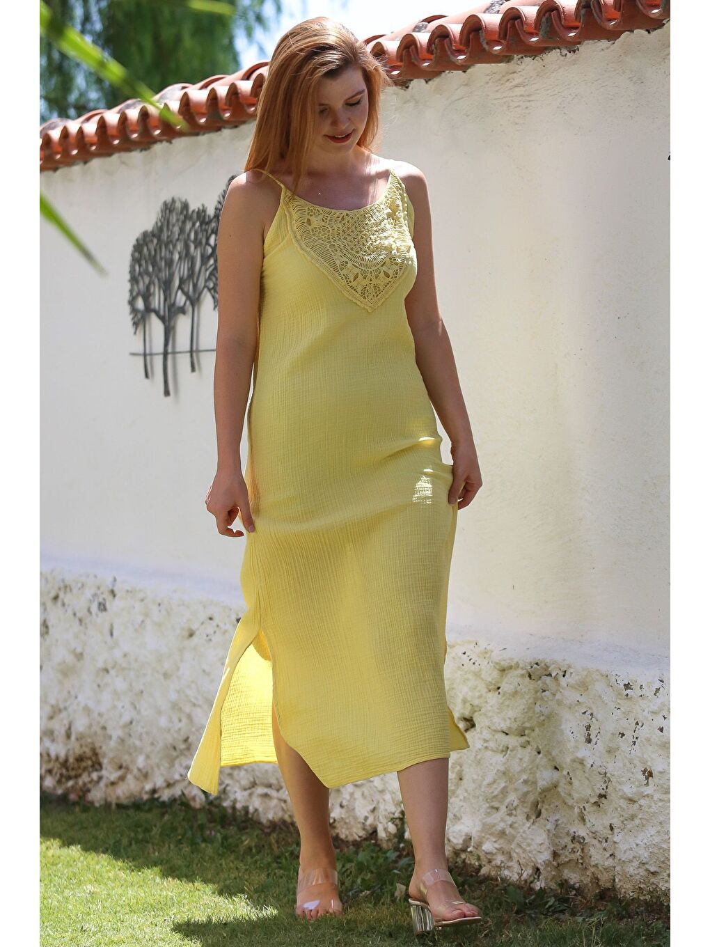 Sarı Açık Limon Askılı Yırtmaçlı Dantelli Casual Müslin Uzun Dokuma Elbise 128 55