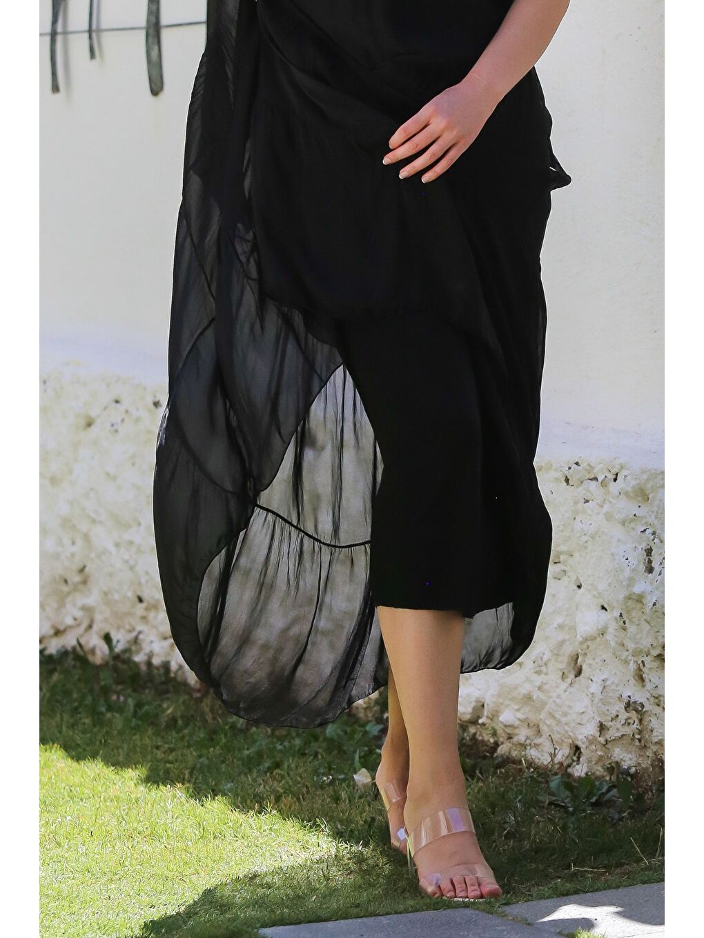 İtalyan Siyah Havuz Yaka Kolsuz Bağlamalı Astarlı Casual İpek Dokuma Elbise 130 65-3