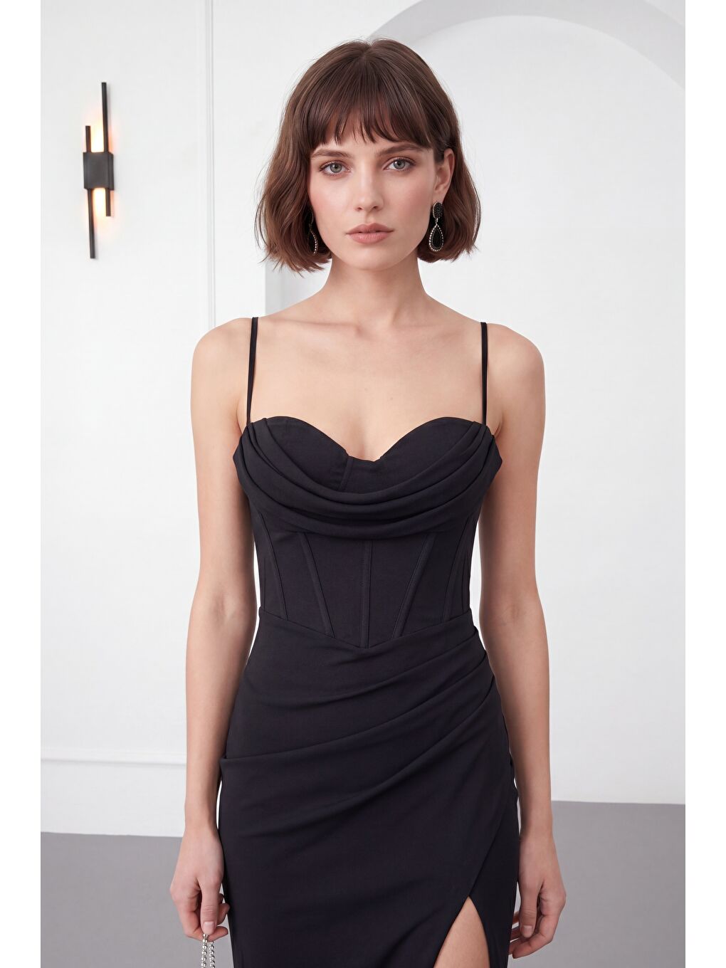 Kadın Siyah Sırt Dekolteki Yırtmaçlı Uzun Davet Elbisesi-2