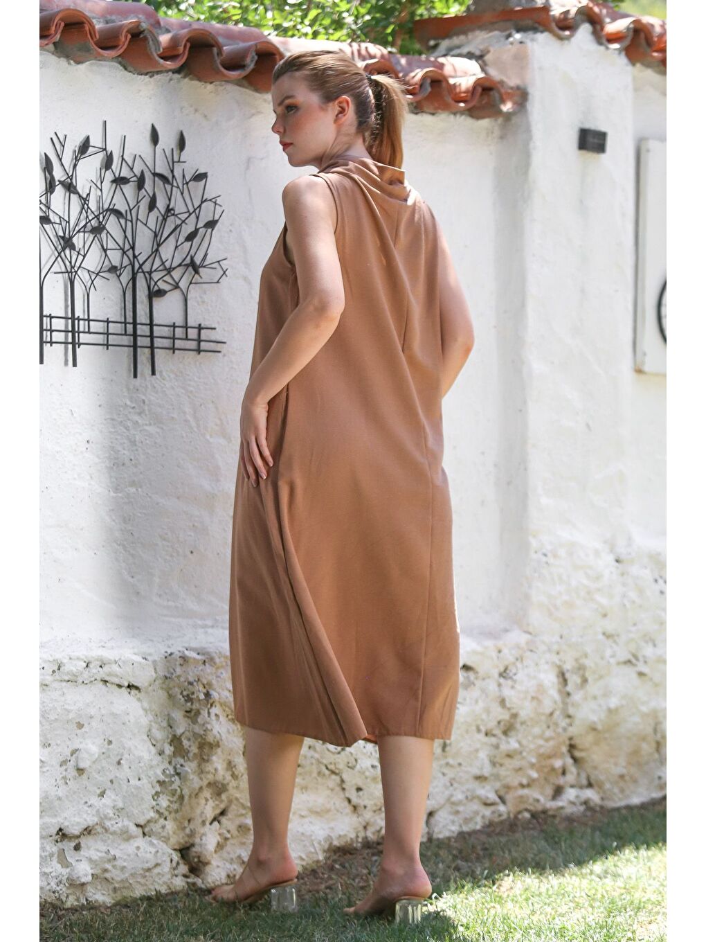 Kahverengi Tarçın Rengi Degaje Yaka Kolsuz Gizli Cepli Yıkamalı Casual Keten Görünümlü Dokuma Elbise 120 55-7
