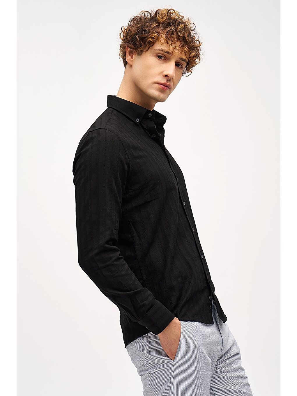 Siyah Dynamic Fit  Düğmeli Yaka Çizgili Uzun Kollu Cepsiz %100 Pamuk Gömlek-1