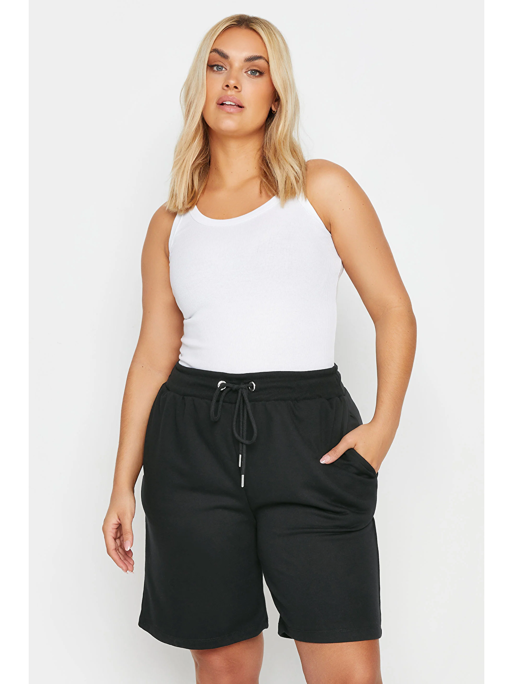 Siyah Büyük Beden Cepli Beli Büzgülü Bol Kesim Jogger Şort 124734