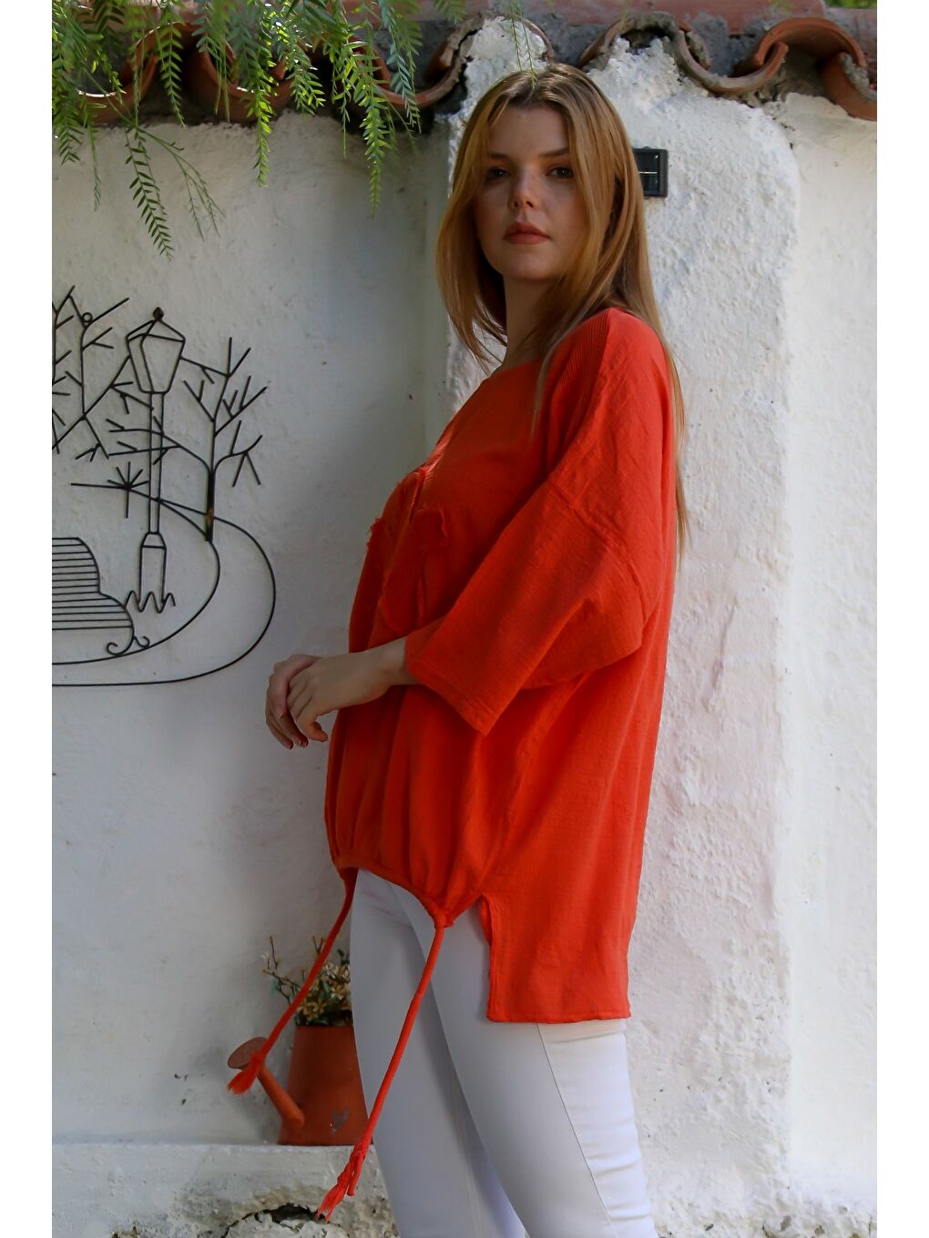Kırmızı Organik Pamuk Narçiçeği Havuz Yaka 3/4 Kol File Detaylı Aplikeli Arkası Uzun Dokuma Bluz 70 68-4