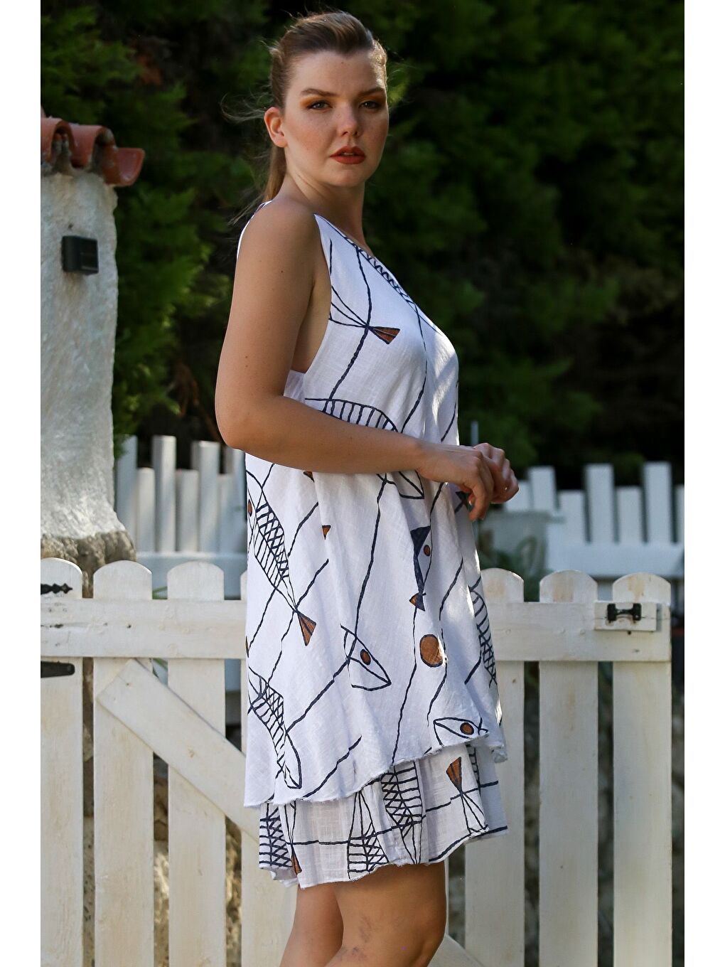 İtalyan Beyaz V Yaka Kolsuz Balık Desenli Astarlı Casual Keten Görünümlü Dokuma Elbise 95 60-4