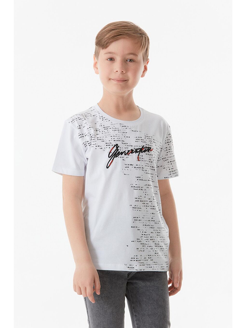 Beyaz Yazı Baskılı Erkek Çocuk Tişört-1
