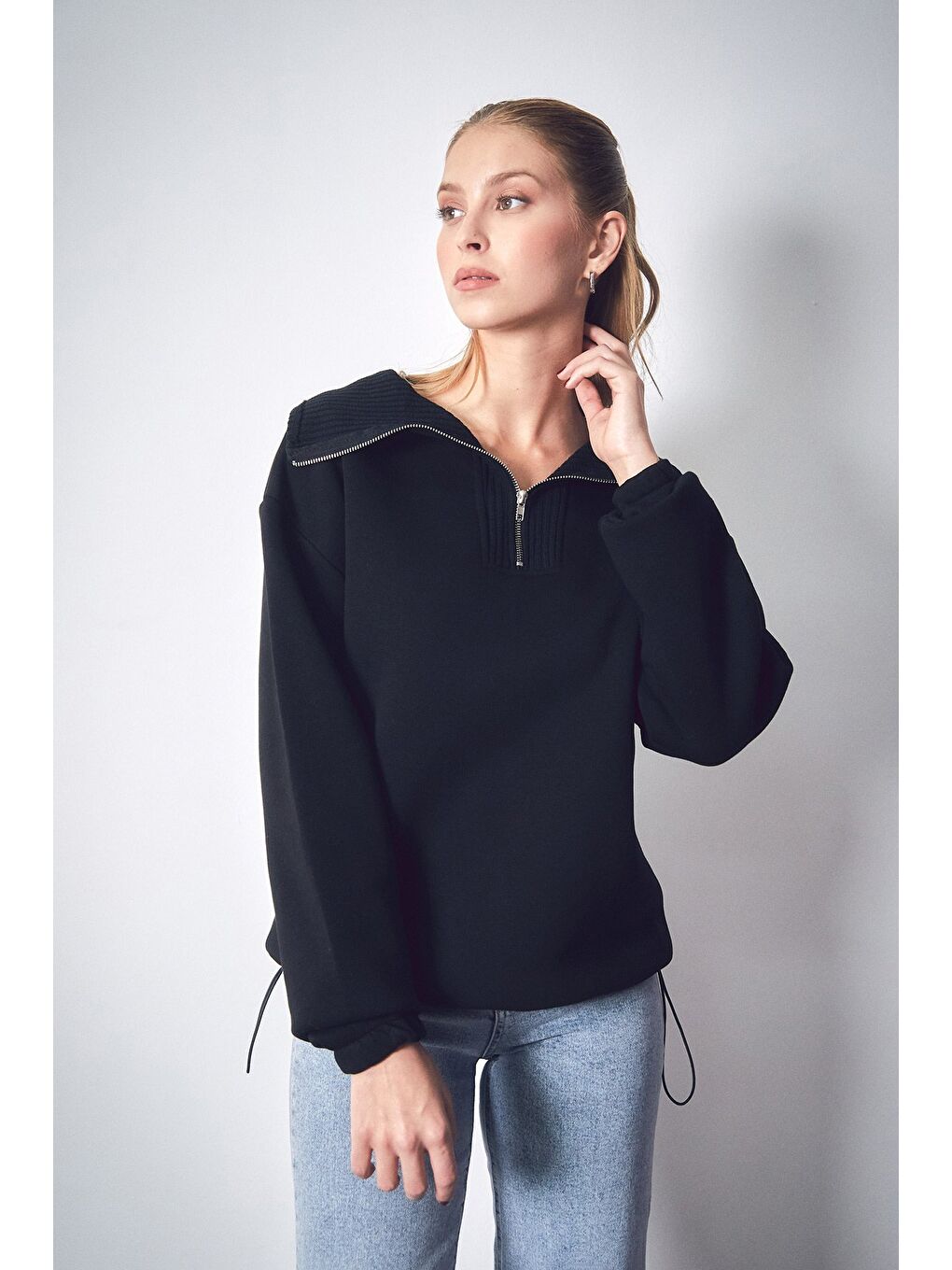 Fullamoda Siyah 3 İplik Yarım Fermuarlı Beli Stoperli Sweatshirt