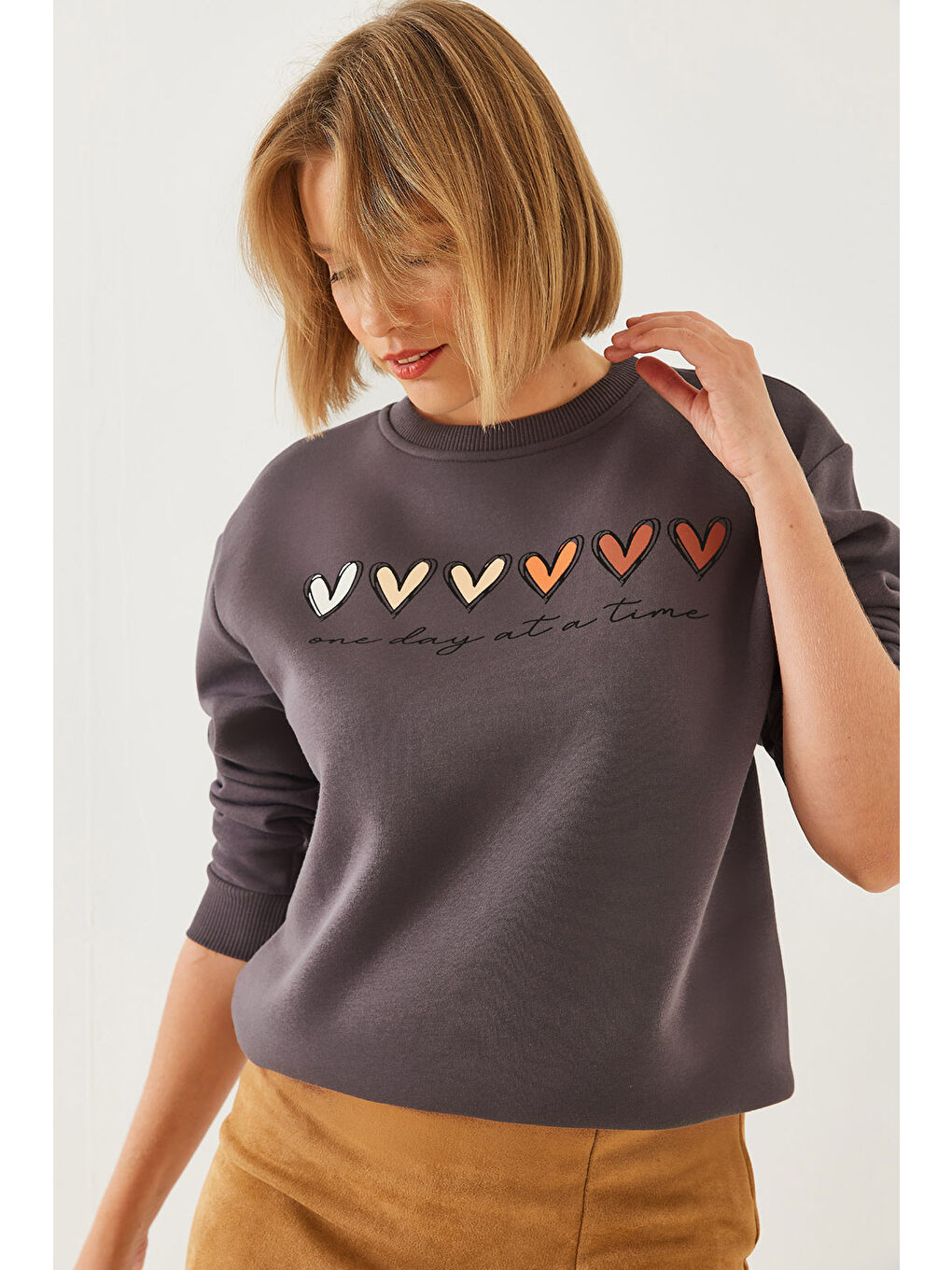 SHADE Gri Kadın Üç İplik Şardonlu Renkli Kalp Baskılı Sweatshirt Mbhs