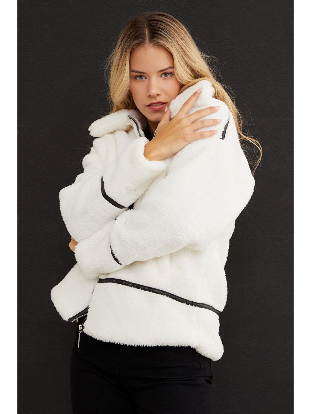 Ekru Biyeli Gömlek Yaka Pelüş Mont-1