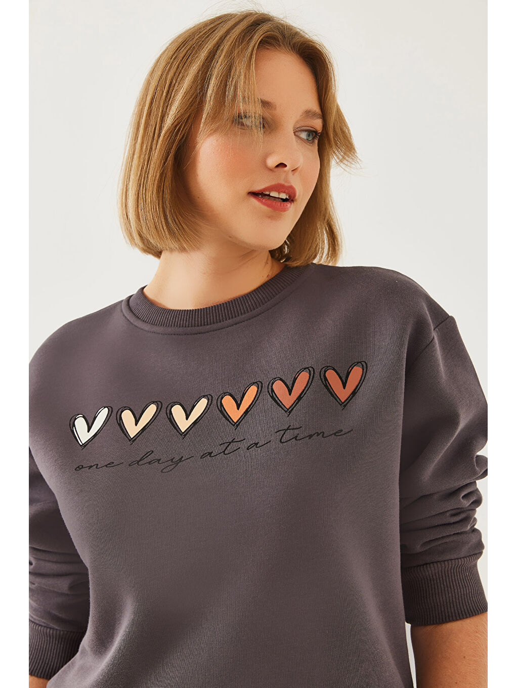SHADE Gri Kadın Üç İplik Şardonlu Renkli Kalp Baskılı Sweatshirt Mbhs - 5