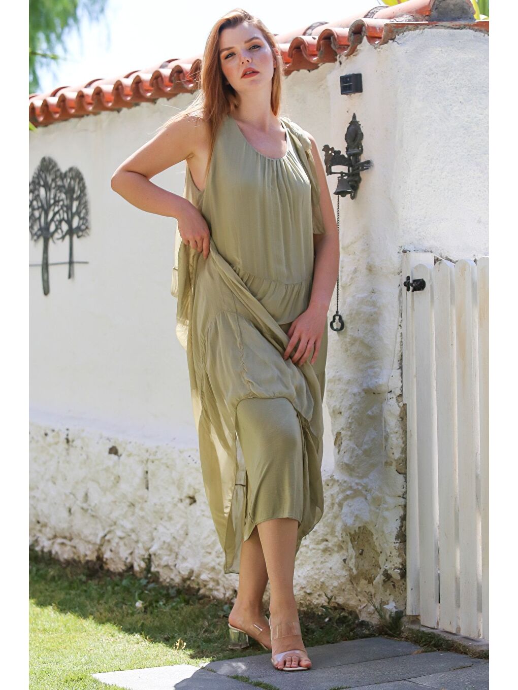 İtalyan Koyu Bej Havuz Yaka Kolsuz Bağlamalı Astarlı Casual İpek Dokuma Elbise 130 65-1