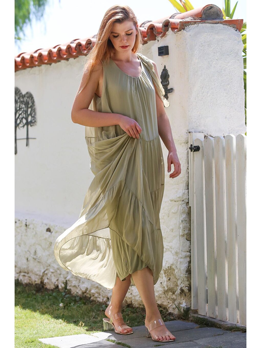 İtalyan Koyu Bej Havuz Yaka Kolsuz Bağlamalı Astarlı Casual İpek Dokuma Elbise 130 65-7