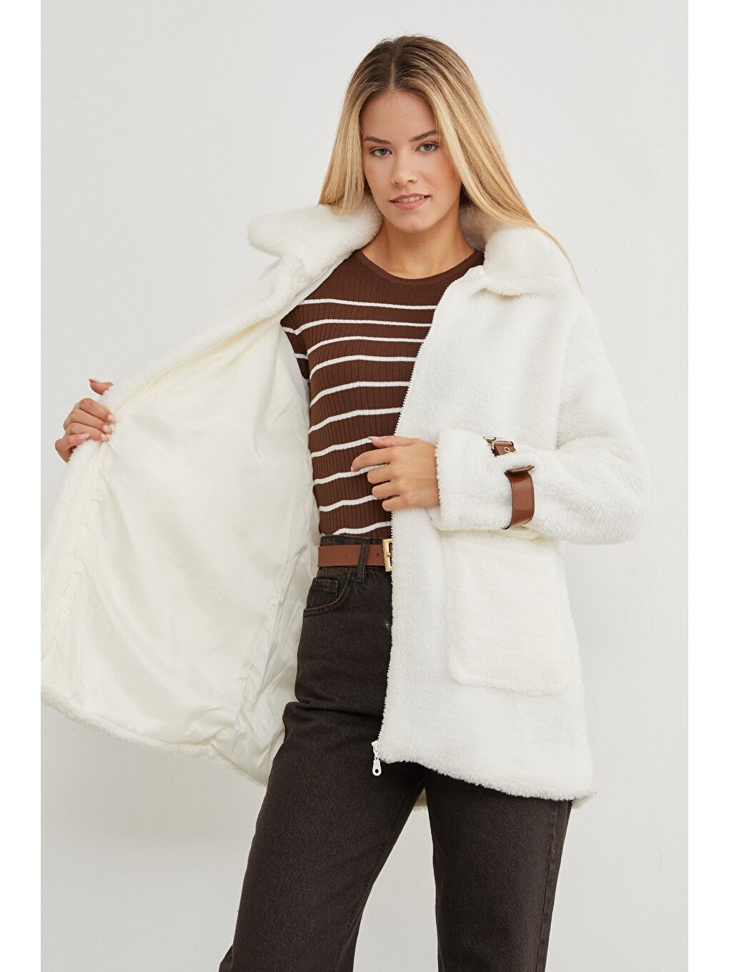 Kahverengi Kolları Tokalı Çift Cepli Pelüş Mont-2