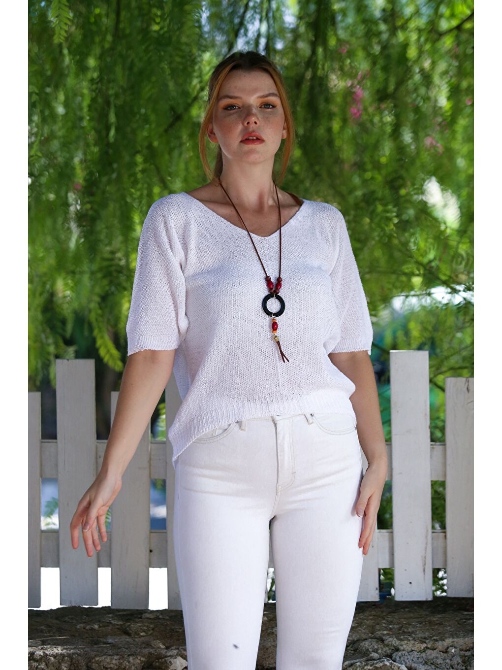 Beyaz V Yaka 3/4 Kol İnce Arkası Uzun Crop Fit Triko Bluz 50 60-2