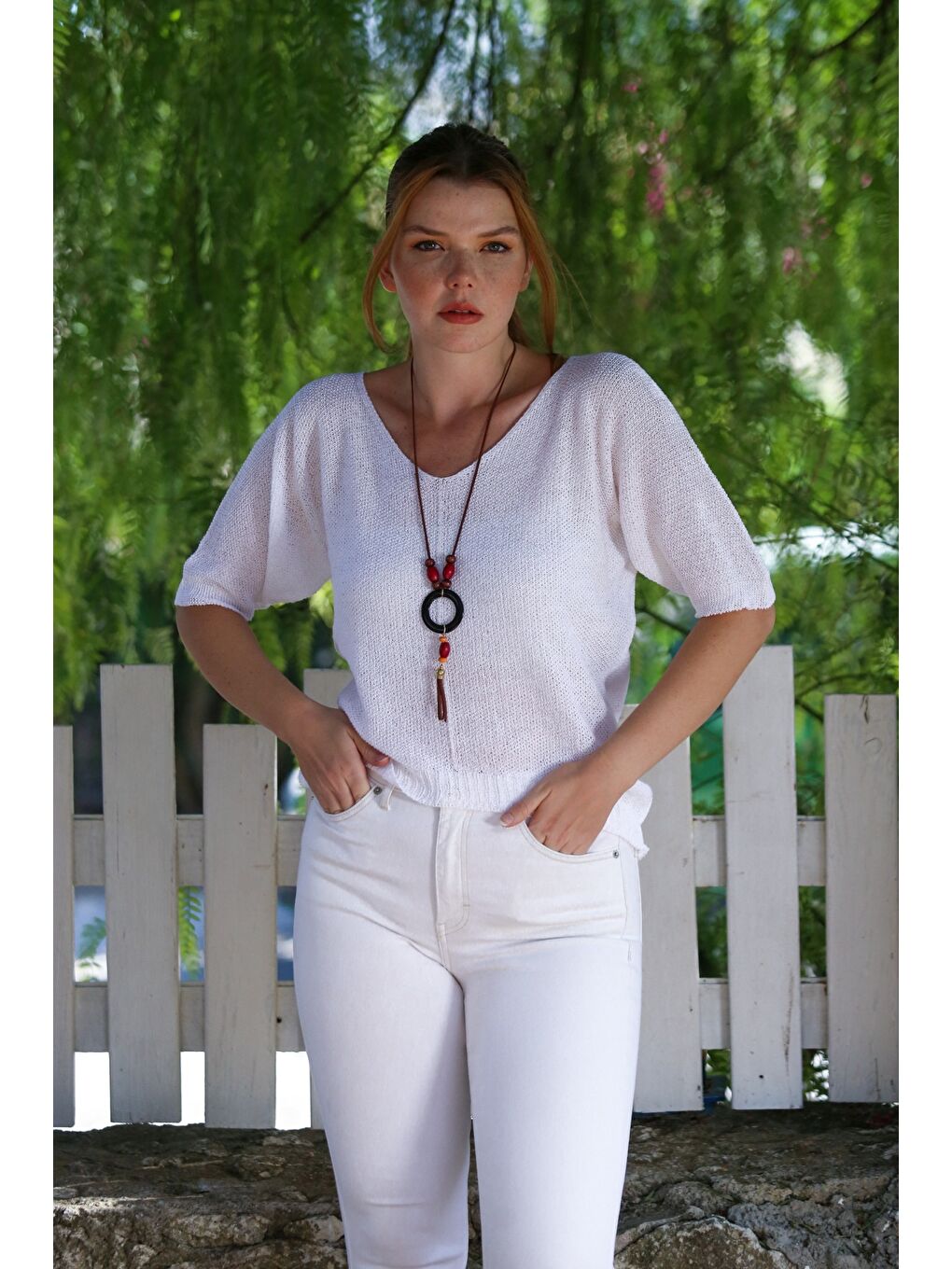 Beyaz V Yaka 3/4 Kol İnce Arkası Uzun Crop Fit Triko Bluz 50 60-3