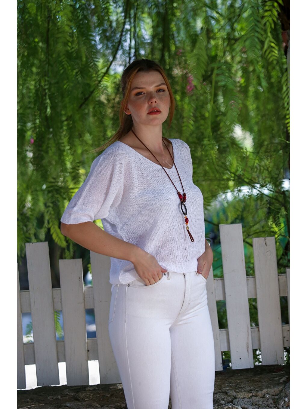 Beyaz V Yaka 3/4 Kol İnce Arkası Uzun Crop Fit Triko Bluz 50 60-4