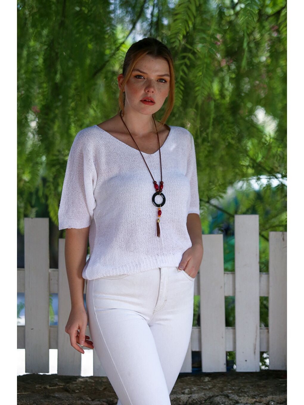 Beyaz V Yaka 3/4 Kol İnce Arkası Uzun Crop Fit Triko Bluz 50 60-6