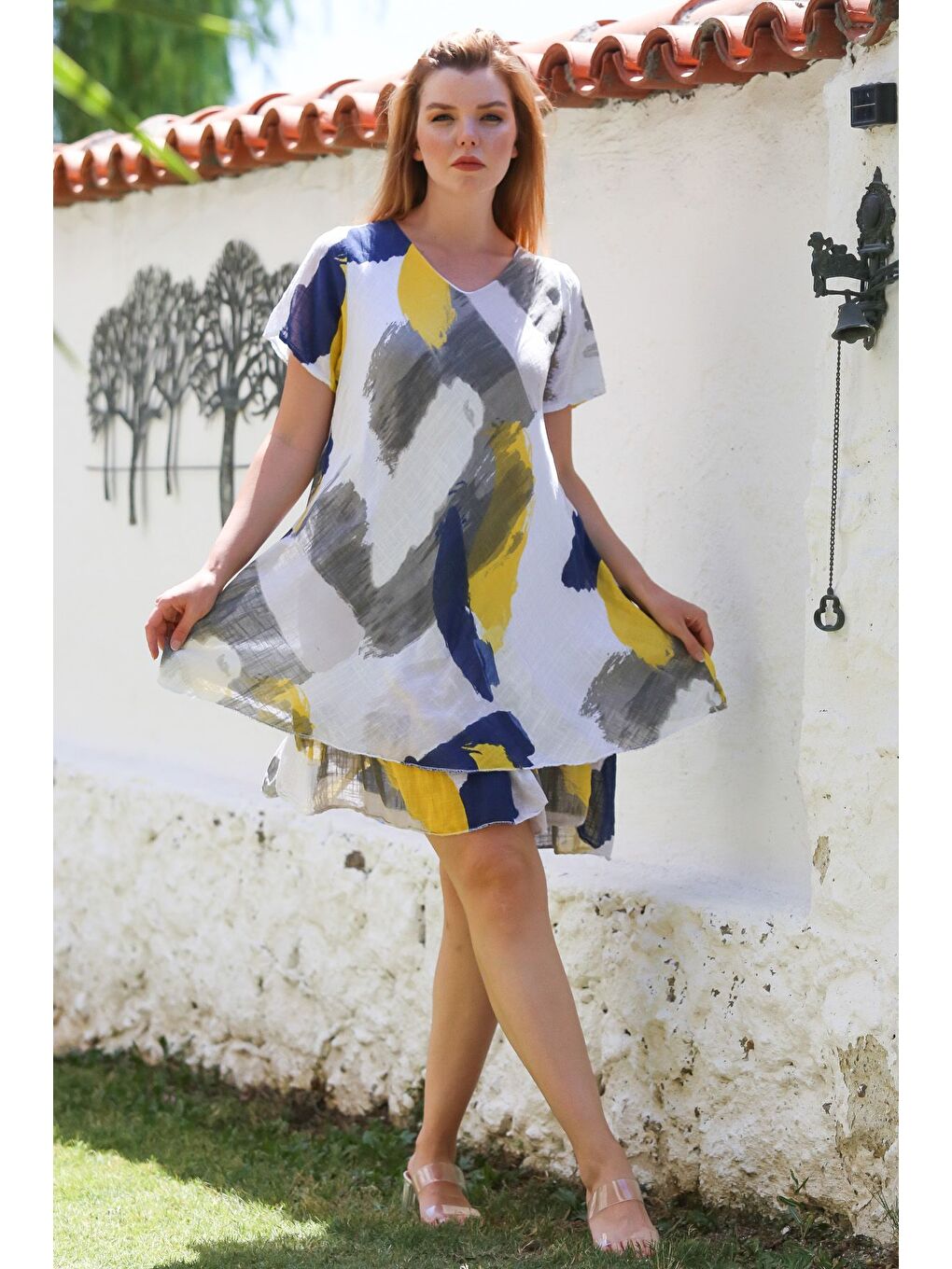 İtalyan Beyaz V Yaka Kısa Kol Desenli Astarlı Casual Keten Görünümlü Dokuma Elbise 96 64-7