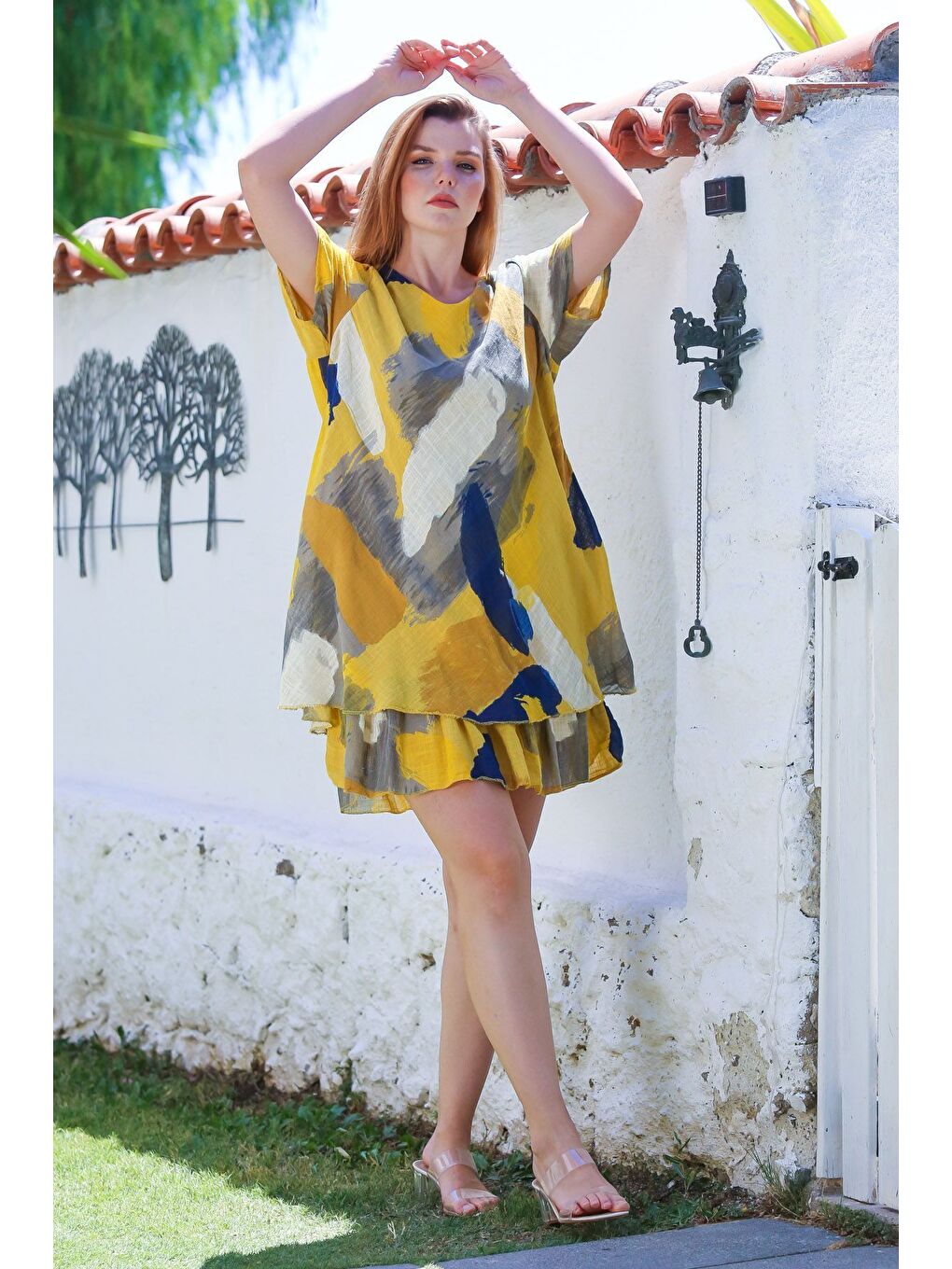 İtalyan Sarı V Yaka Kısa Kol Desenli Astarlı Casual Keten Görünümlü Dokuma Elbise 96 64-3