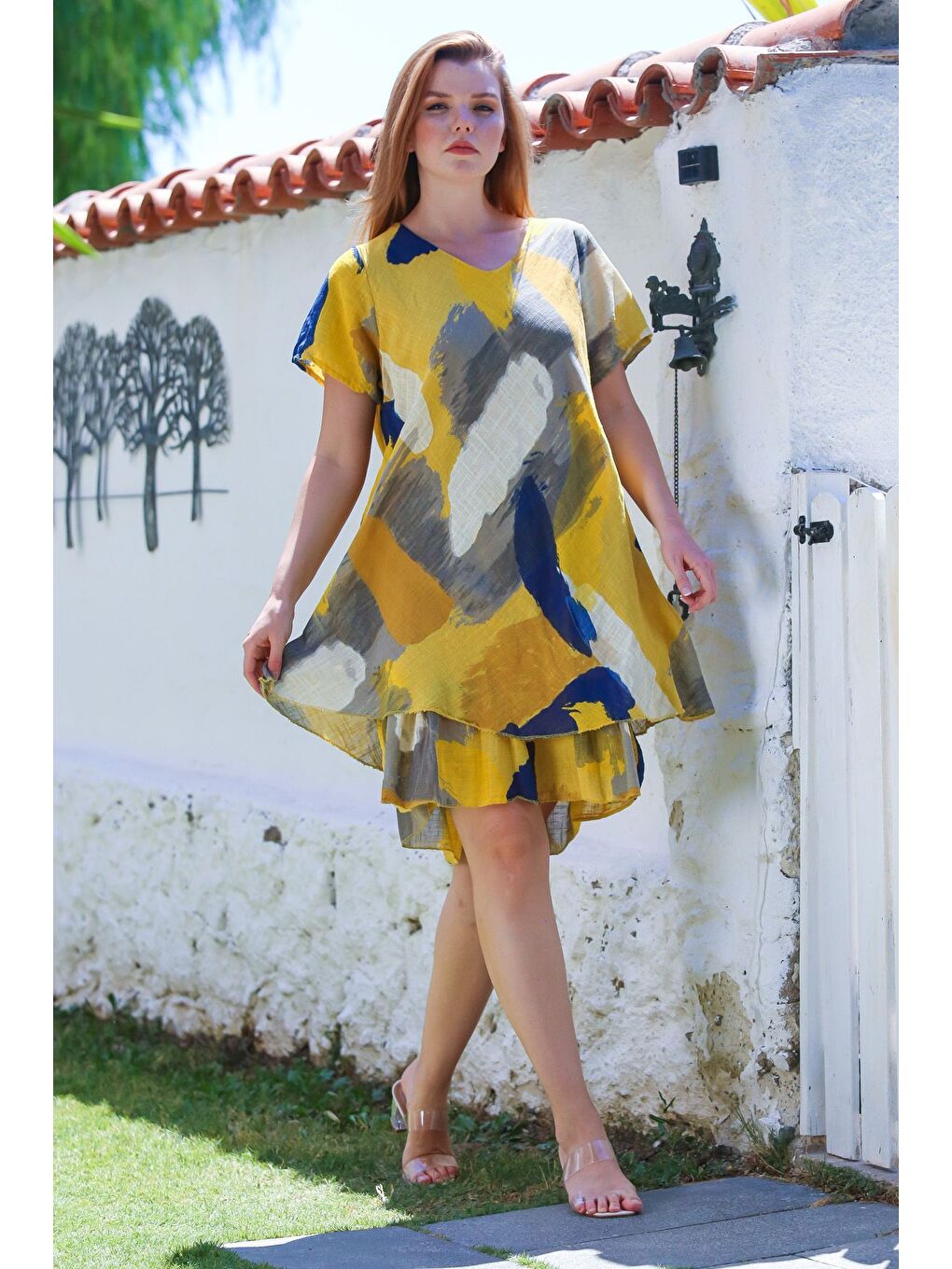 İtalyan Sarı V Yaka Kısa Kol Desenli Astarlı Casual Keten Görünümlü Dokuma Elbise 96 64-7