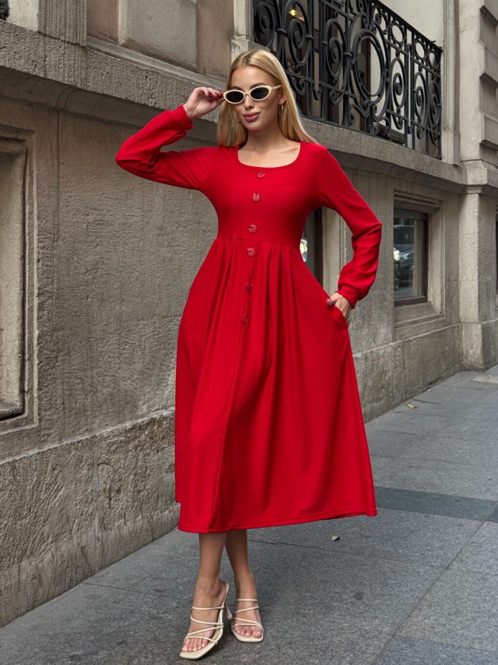 Ottoman Kumaş Düğme Detay Elbise Kırmızı-1