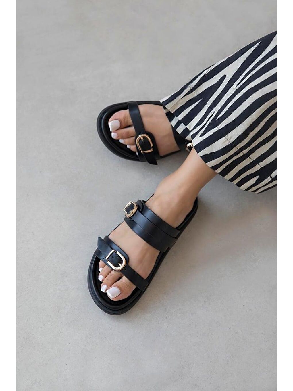 Keysi Kadın Toka Detay Günlük Konfor Terlik Siyah-1