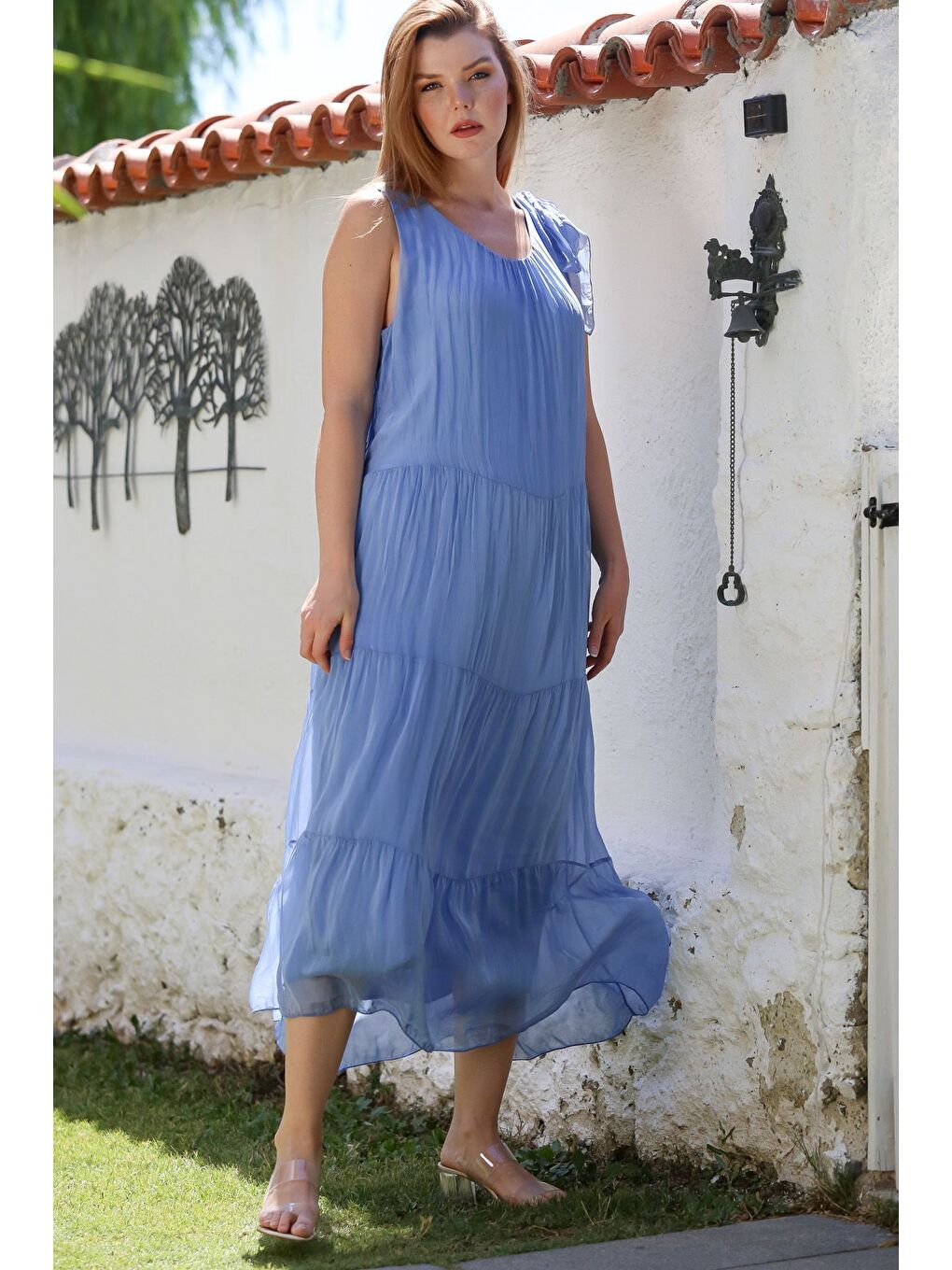 İtalyan Lavanta Mavisi Havuz Yaka Kolsuz Bağlamalı Astarlı Casual İpek Dokuma Elbise 130 65-5