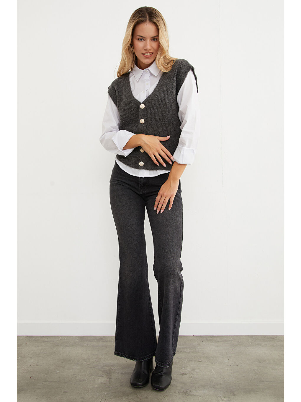 Antrasit Sakallı Düğmeli V Yaka Oversize Yelek-4