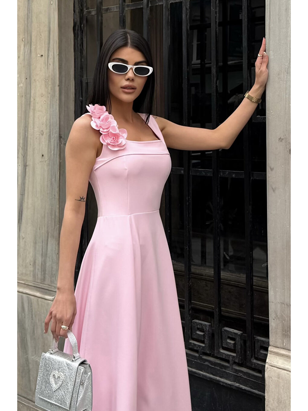 Kadın Pembe Kare Yaka Çiçek Detay Kloş Midi Elbise-1