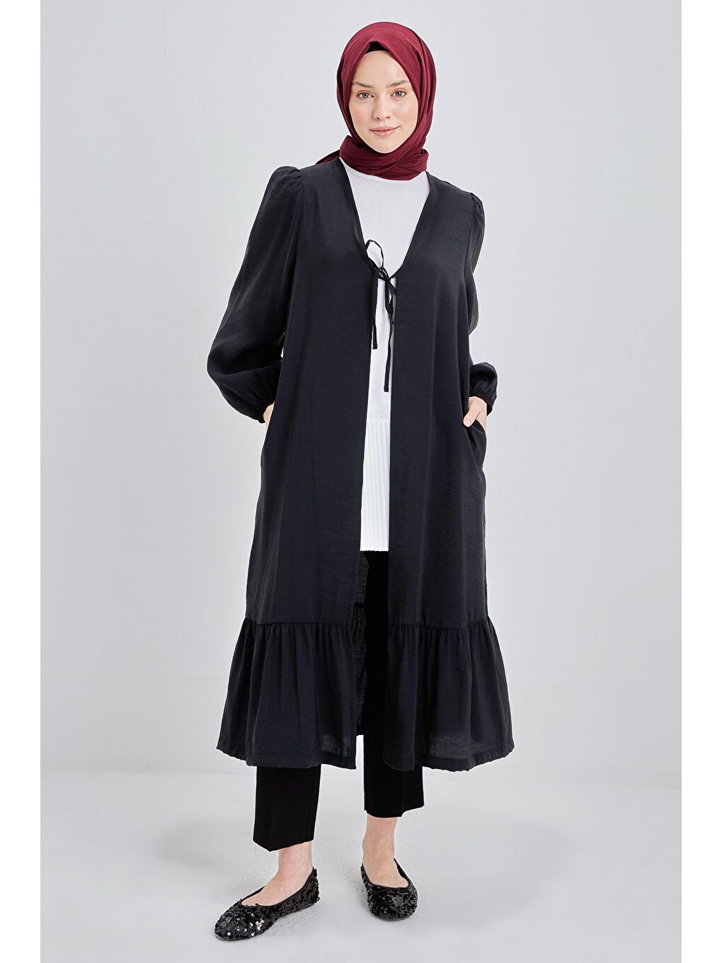 Siyah Eteği Pileli Modal Hırka