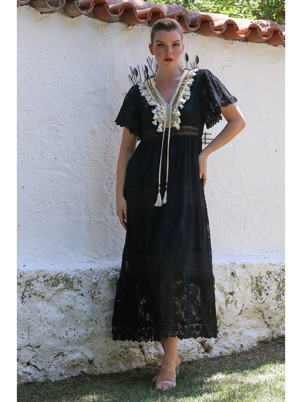 İtalyan Siyah V Yaka Dantelli Kol Astarlı Dantelli Püskül Detaylı Casual Dokuma Elbise 136 55-1