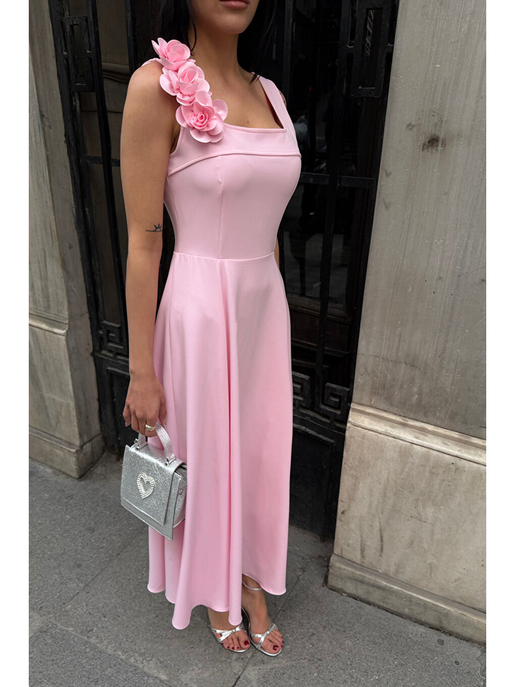 Kadın Pembe Kare Yaka Çiçek Detay Kloş Midi Elbise-2