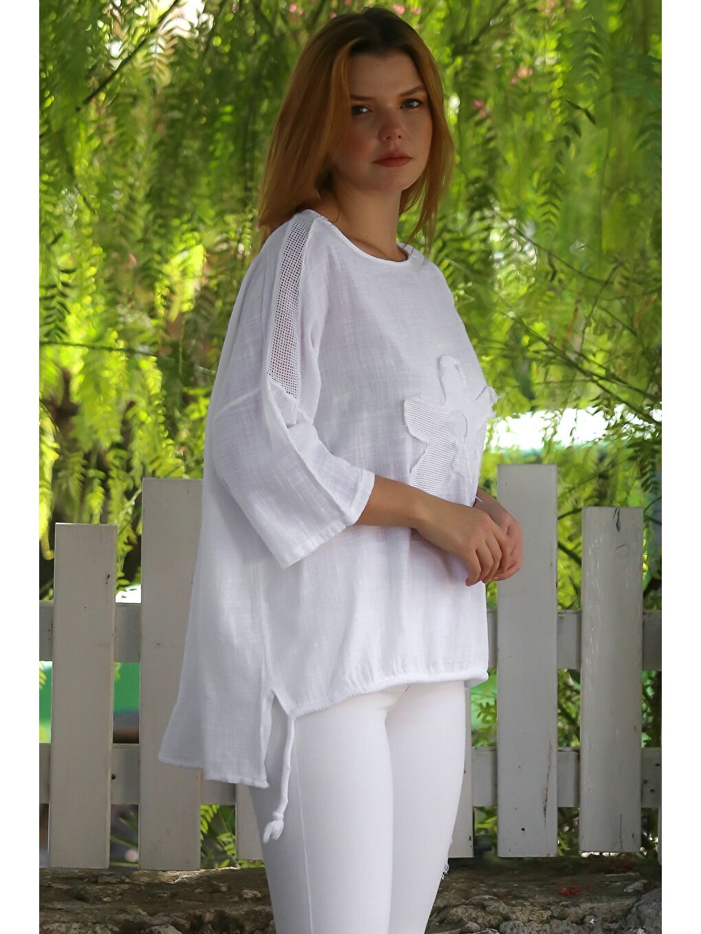 Organik Pamuk Beyaz Havuz Yaka 3/4 Kol File Detaylı Aplikeli Arkası Uzun Oversize Dokuma Bluz 70 68-3