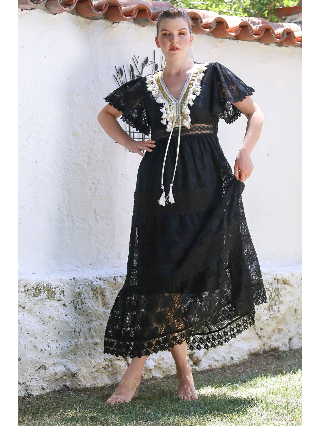 İtalyan Siyah V Yaka Dantelli Kol Astarlı Dantelli Püskül Detaylı Casual Dokuma Elbise 136 55-5