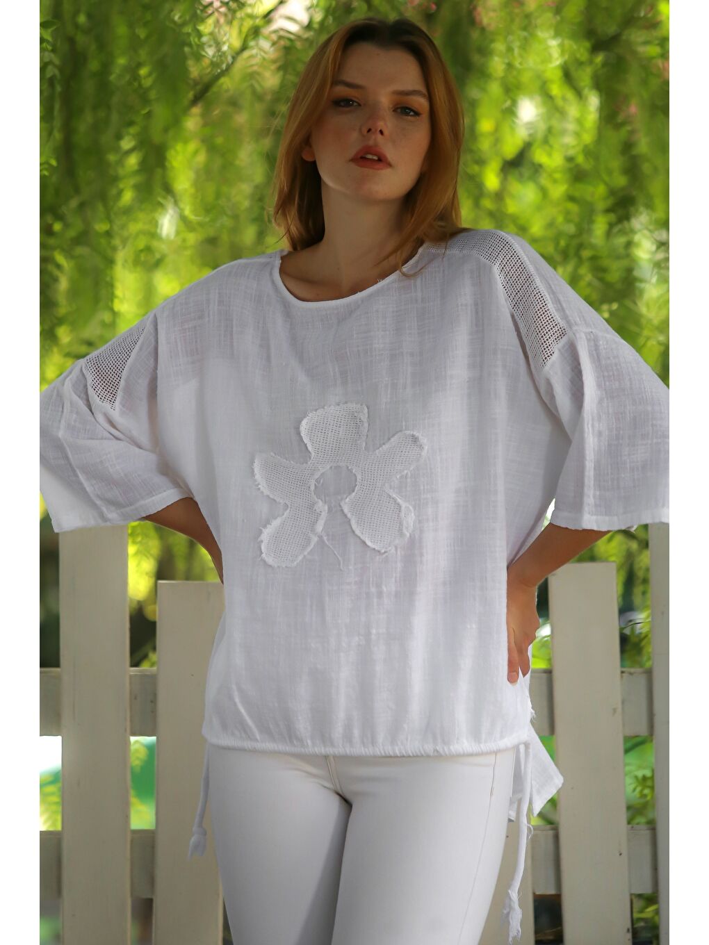 Organik Pamuk Beyaz Havuz Yaka 3/4 Kol File Detaylı Aplikeli Arkası Uzun Oversize Dokuma Bluz 70 68-4