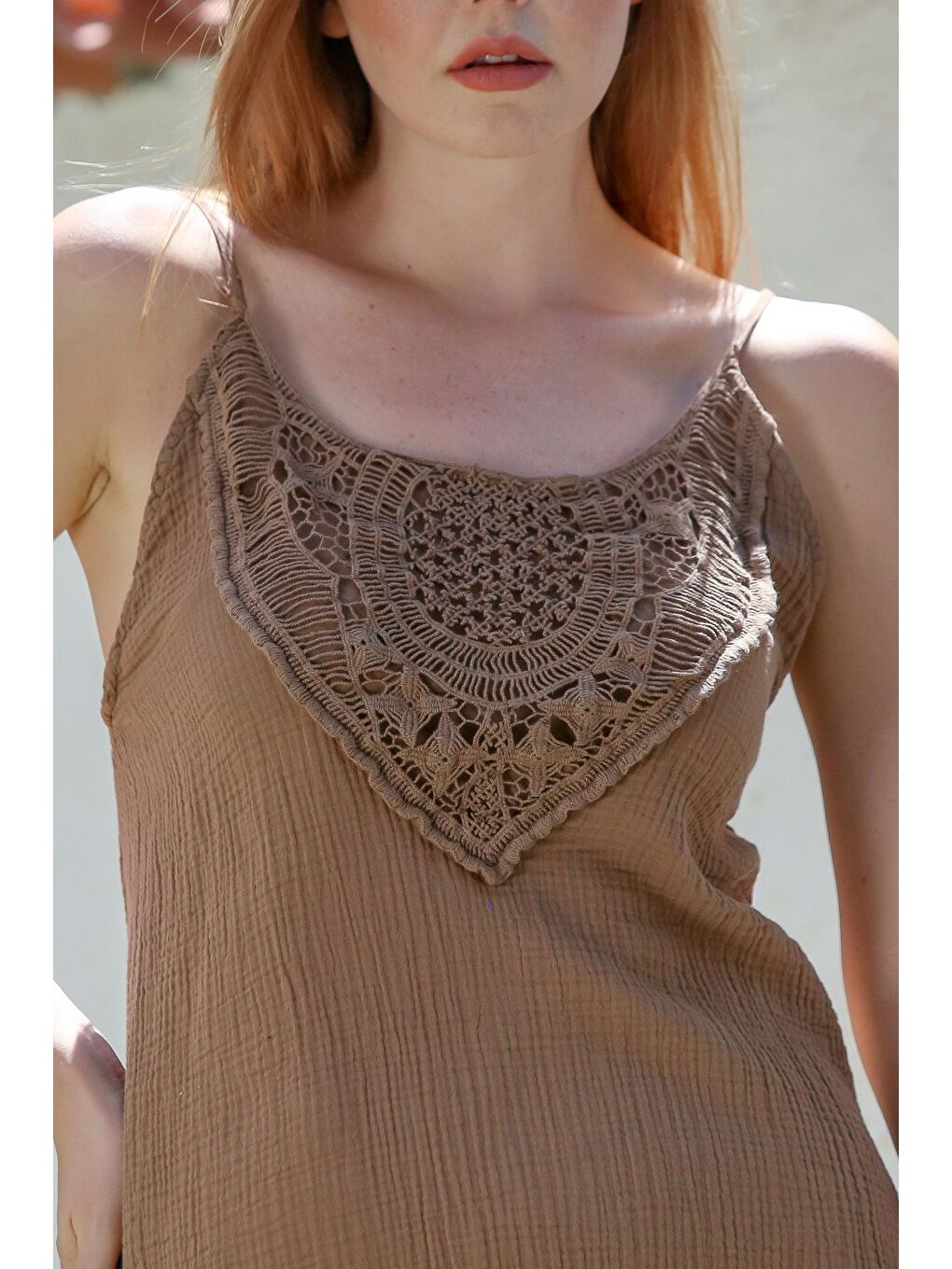 Kahverengi Askılı Yırtmaçlı Dantelli Casual Müslin Uzun Dokuma Elbise 128 55-2