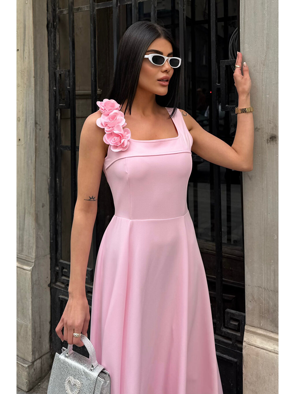 Kadın Pembe Kare Yaka Çiçek Detay Kloş Midi Elbise-3