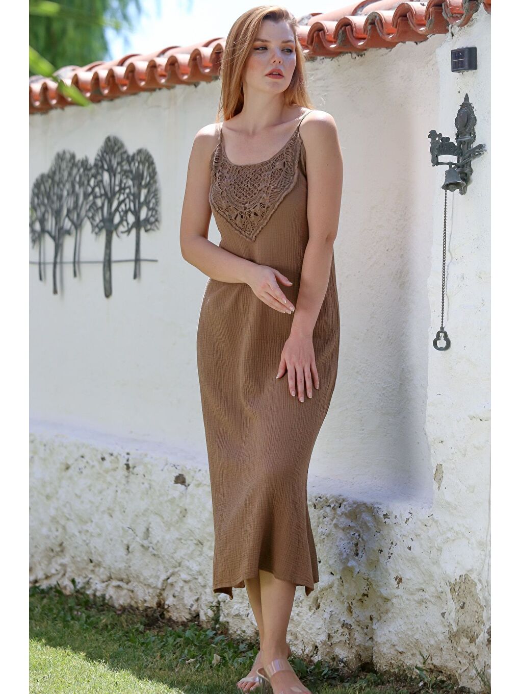 Kahverengi Askılı Yırtmaçlı Dantelli Casual Müslin Uzun Dokuma Elbise 128 55-4