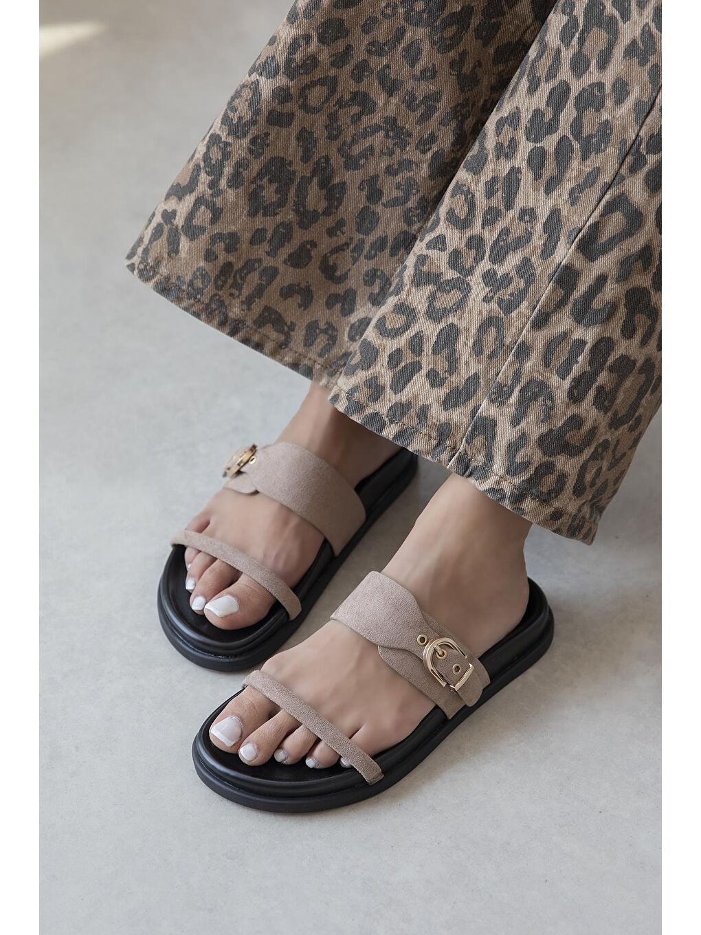 Bej Zeus Kadın Toka Detay Günlük Konfor Süet Terlik Vizon-1