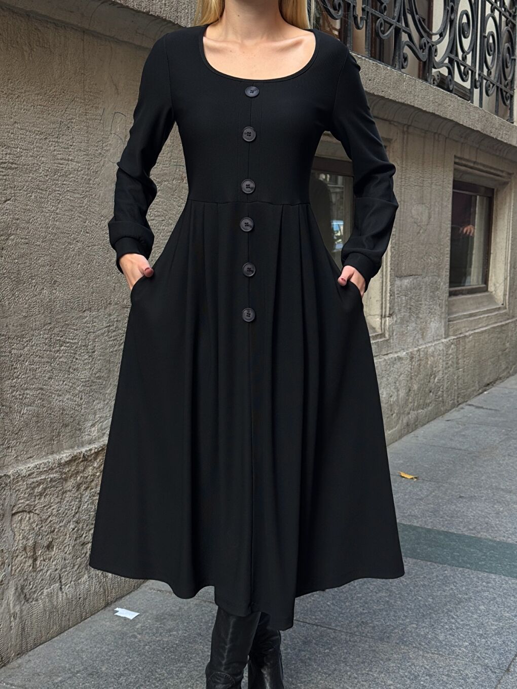 Ottoman Kumaş Düğme Detay Elbise Siyah-3