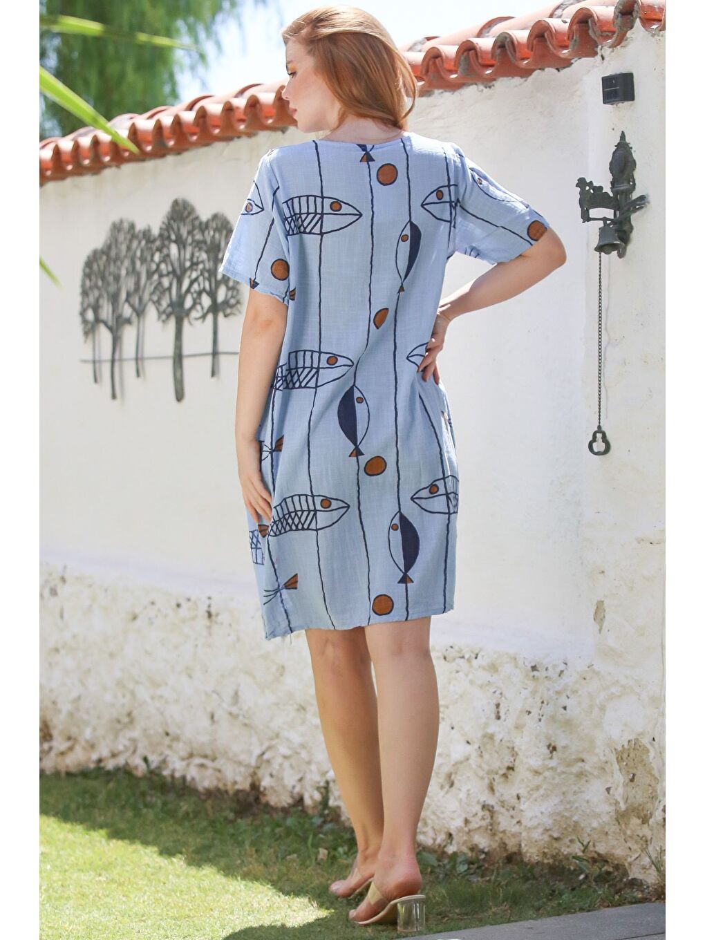 İtalyan Açık Mavi Havuz Yaka Kısa Kol Balık Desenli Casual Keten Görünümlü Dokuma Elbise 100 60-1