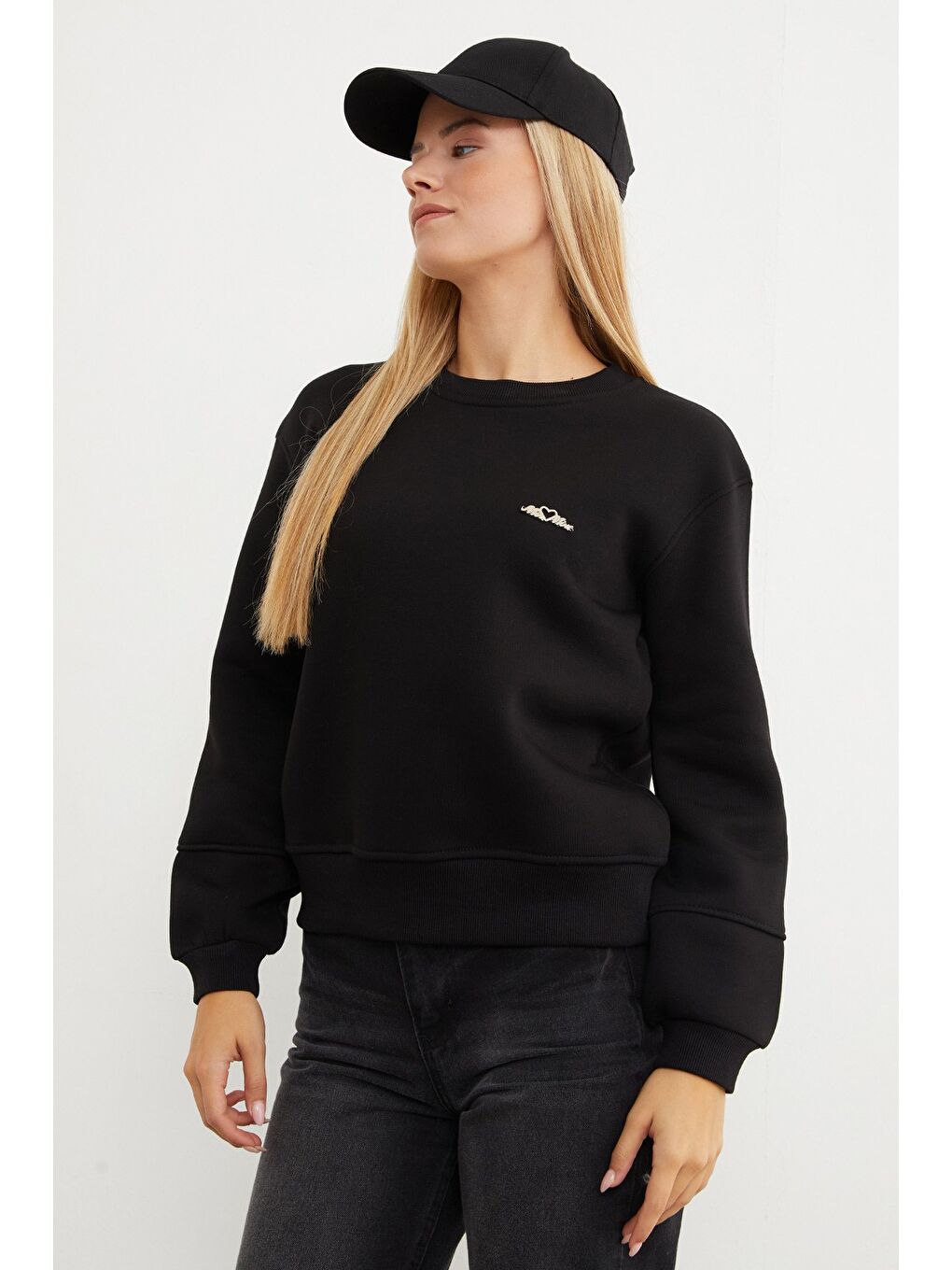 Siyah 3 İplik Metal Aksesuarlı Bisiklet Yaka Sweatshirt-1