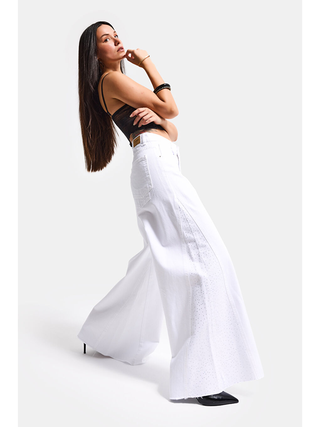 Kadın Beyaz T-5s6-2 Palazzo Fit Orta Bel Paça Parlak Taş Detaylı Özel Tasarım Denim Jean-2