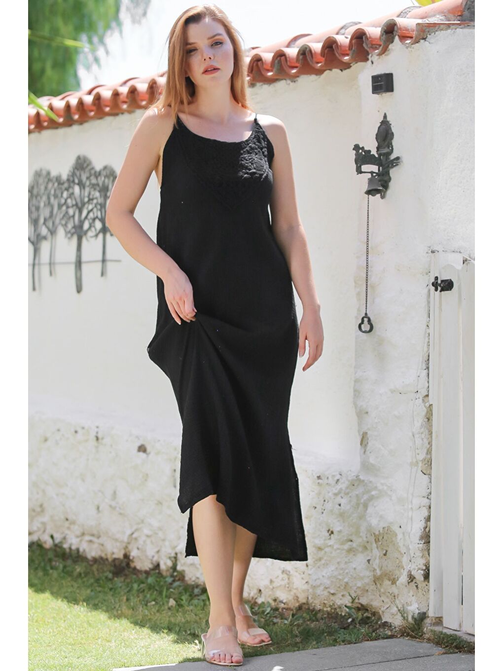 Siyah Askılı Yırtmaçlı Dantelli Casual Müslin Uzun Dokuma Elbise 128 55-7