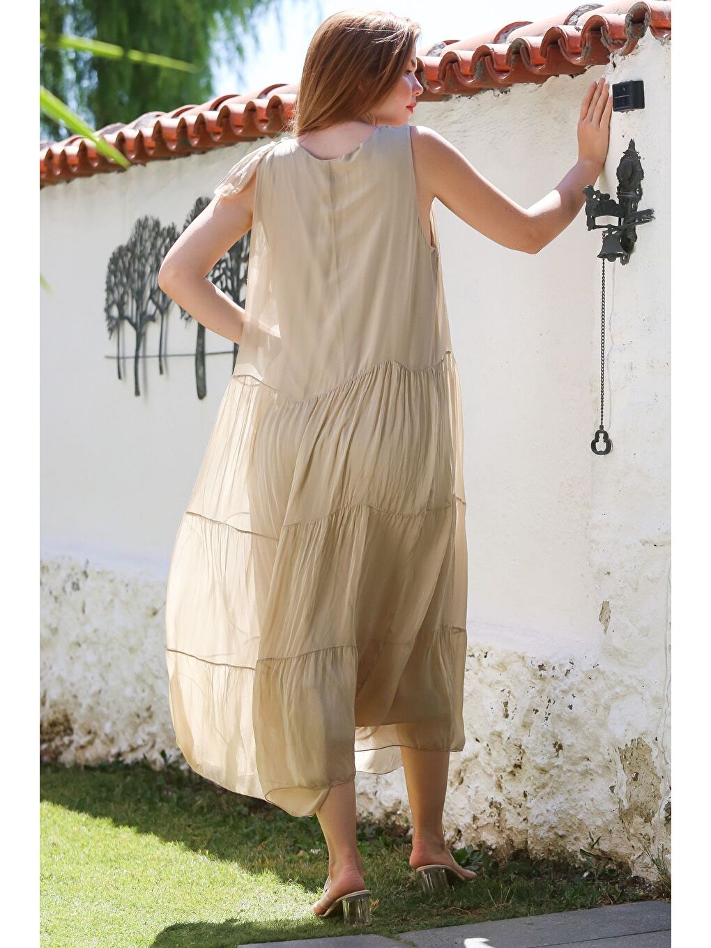 İtalyan Bej Havuz Yaka Kolsuz Bağlamalı Astarlı Casual İpek Dokuma Elbise 130 65-2