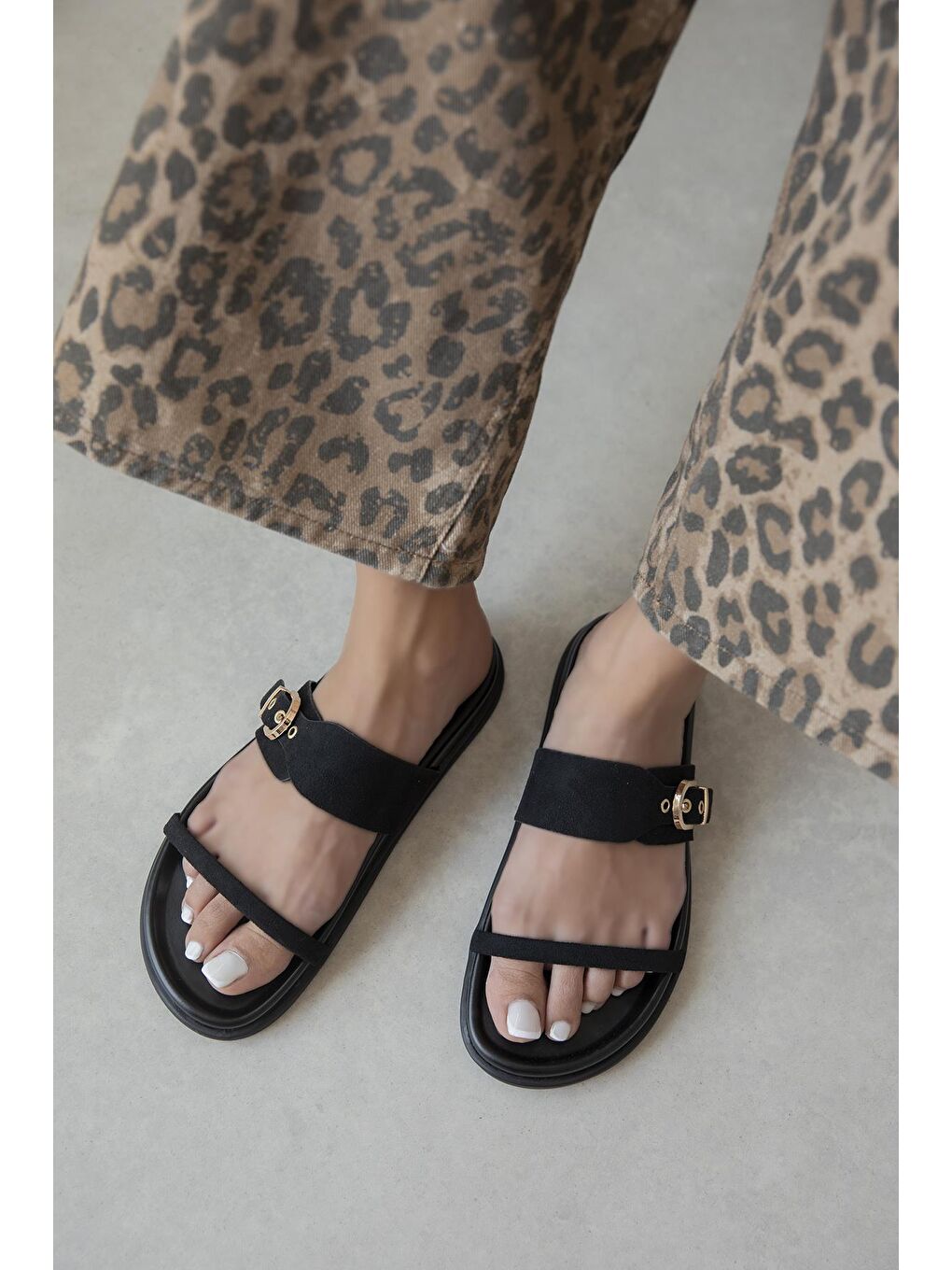 Zeus Kadın Toka Detay Günlük Konfor Süet Terlik Siyah-1