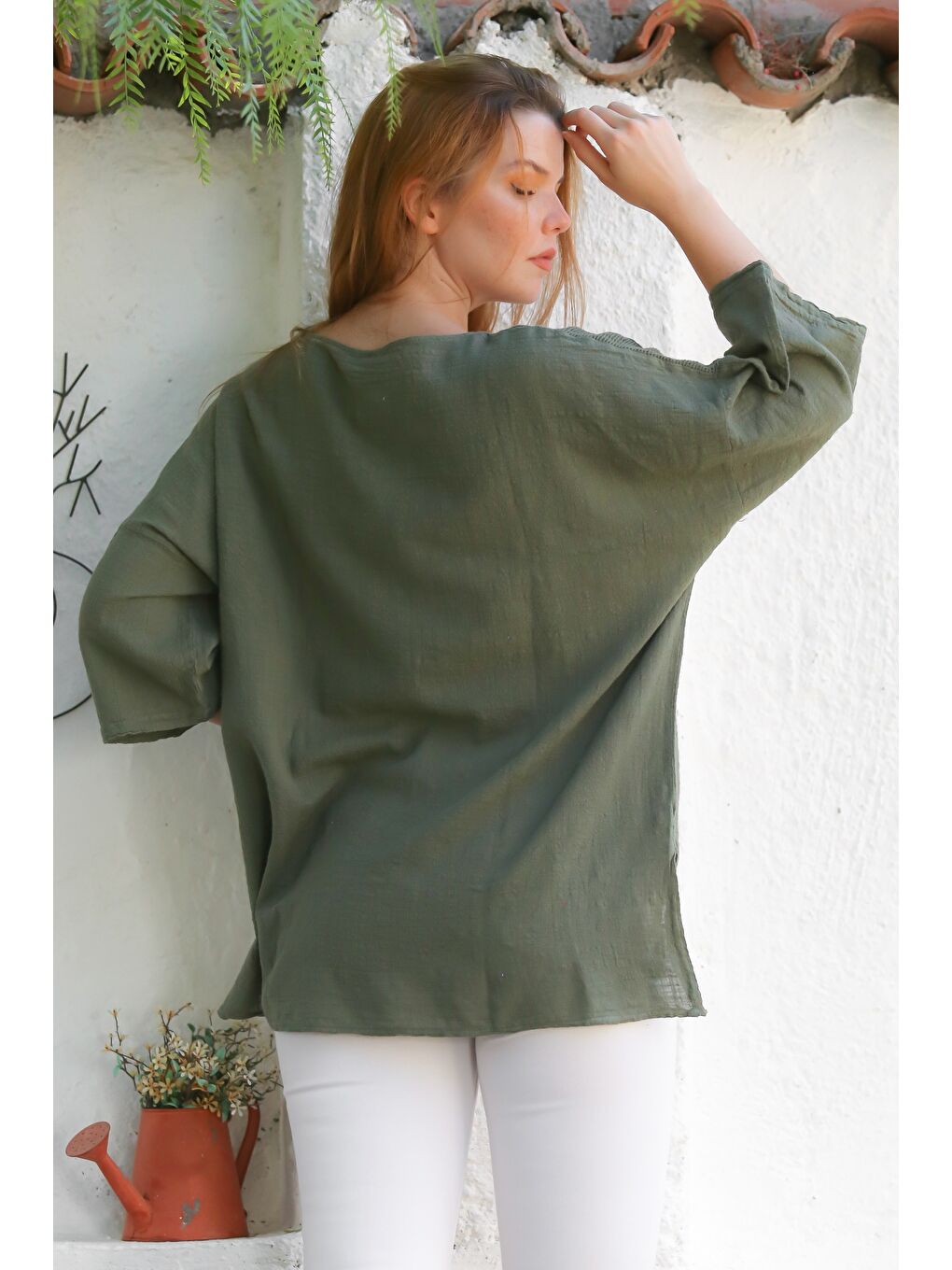 Organik Pamuk Haki Havuz Yaka 3/4 Kol File Detaylı Aplikeli Arkası Uzun Oversize Dokuma Bluz 70 68-2