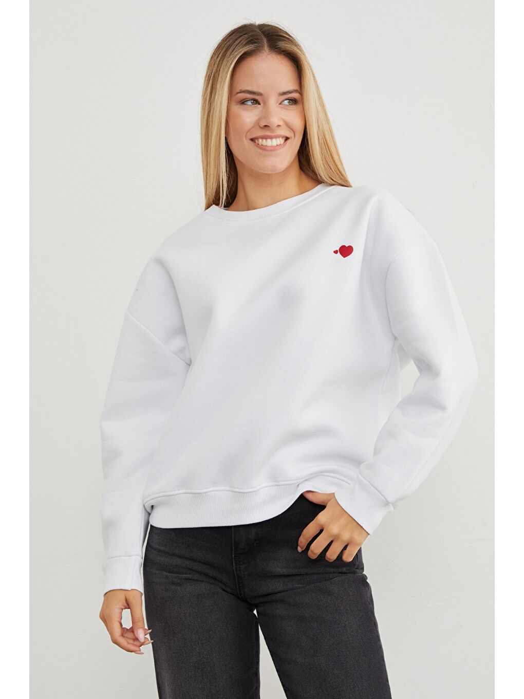 Beyaz 3 İplik Kalp Baskılı Bisiklet Yaka Sweatshirt-1